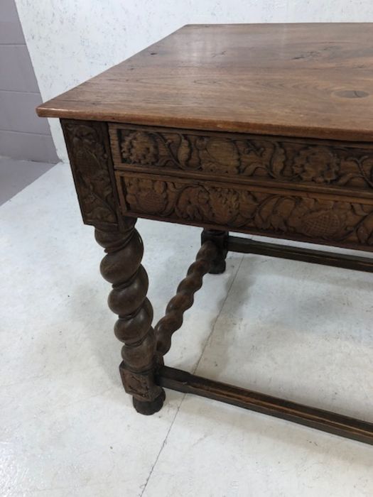 Large drop leaf dining room dining table on turned legs, approx 153cm wide - Image 17 of 24
