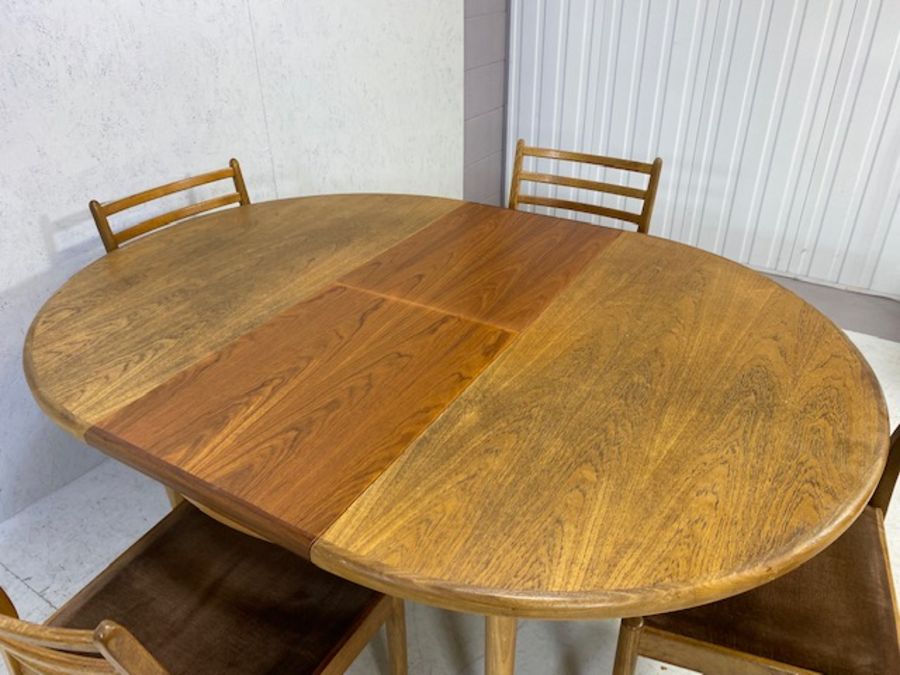 G Plan, Mid Century G Plan round extending dinning Table and 4 matching Chairs with original brown - Image 14 of 15