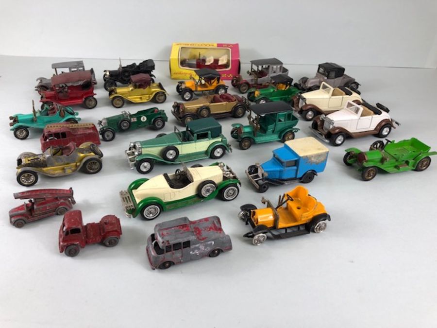 Collection of mostly Matchbox and Corgi diecast vehicles,