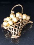 9ct Gold Brooch set with pearls in the form of a lattice work basket with twisted handle total