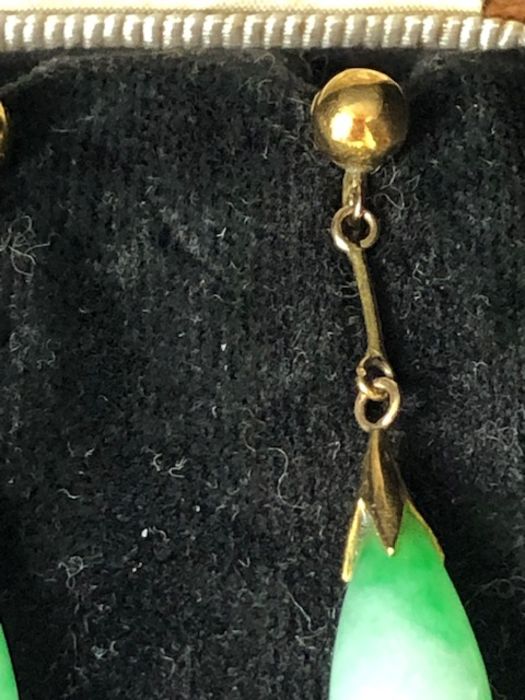 14k Gold earrings with pendant Jade teardrops each teardrop approx 18mm in length - Image 5 of 21