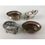 Silver items, 3 hallmarked silver salts and a silver mustard pot, 2 with glass liners, all