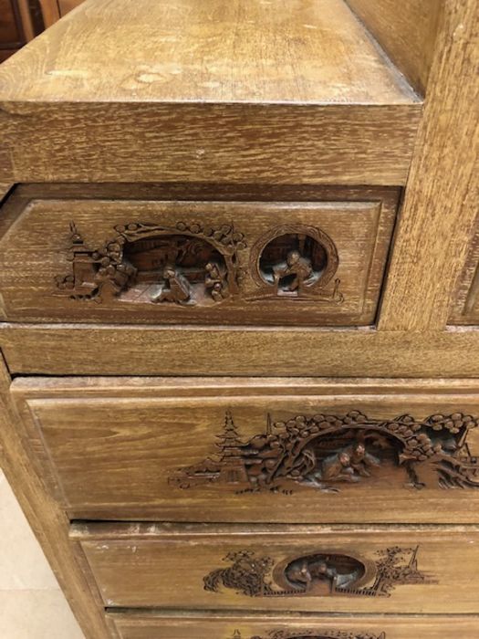 Chest of six drawers in the Oriental style, each end with carved panel, each handle carved with - Image 4 of 10