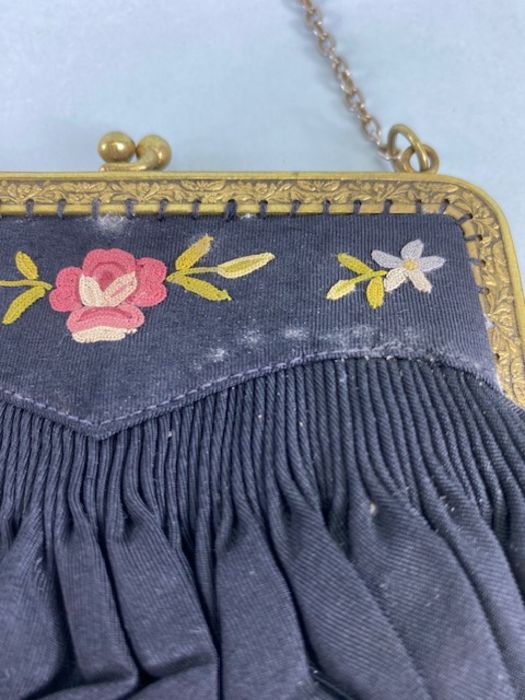 Antique purses, Two 19th Century ladies evening purses/bags one being black silk velvet with fine - Image 5 of 14