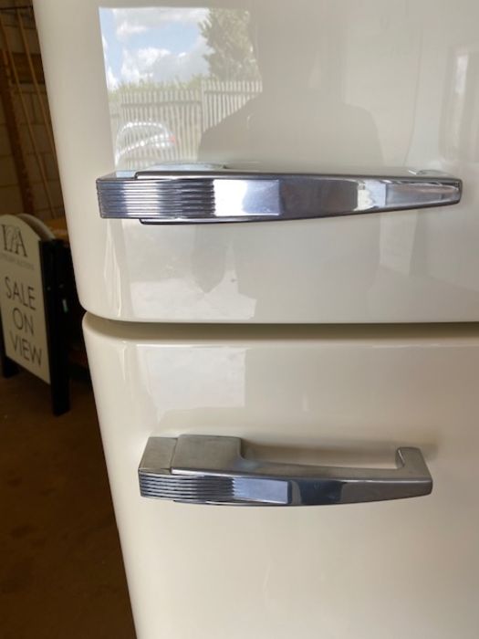 SMEG Fridge Freezer, modern SMEG Fridge Freezer Model S30STRP5 cream colour, hinged on right side - Image 4 of 16