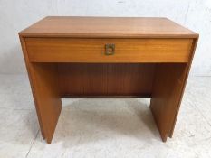 G Plan, 20th century G Plan side table with pull-out drawer 76 x 46 x 71 cm.