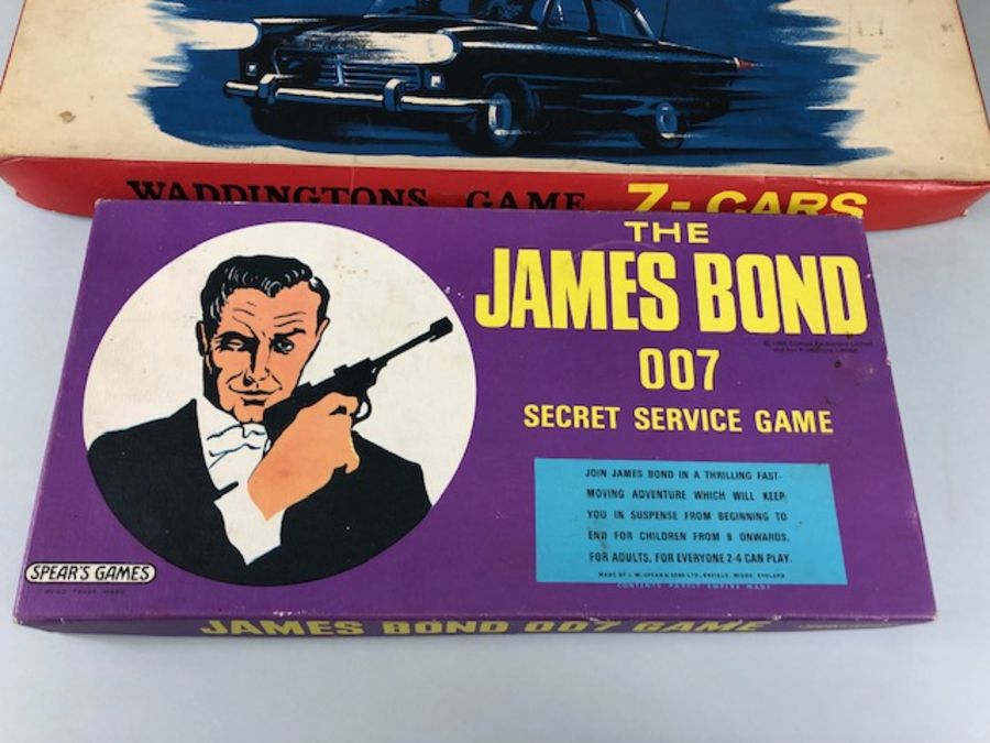Vintage Games, 2 vintage TV/Film related Board games, The James bond 007 Secret Service Game and - Image 2 of 5