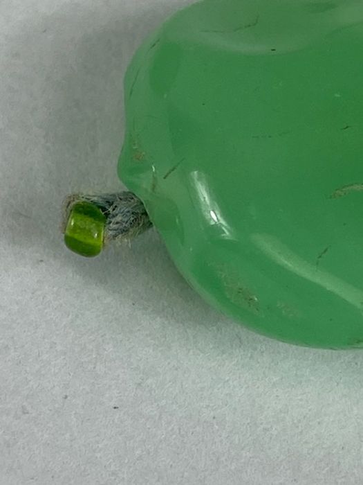 Jade Beads, a miscellaneous collection of jade beads to include a teardrop approximately 3cm, a - Image 27 of 30