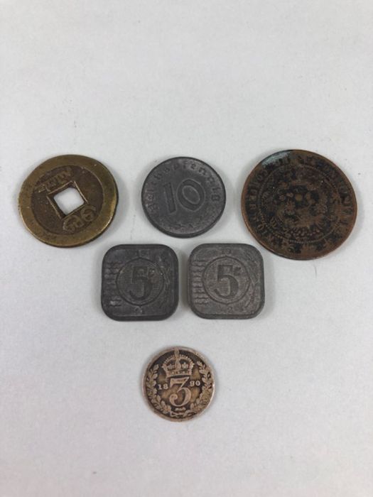 Coins, 2 sets of Britain's first decimal coins along with a silver 3d 1890, and 5 foreign coins - Image 5 of 7