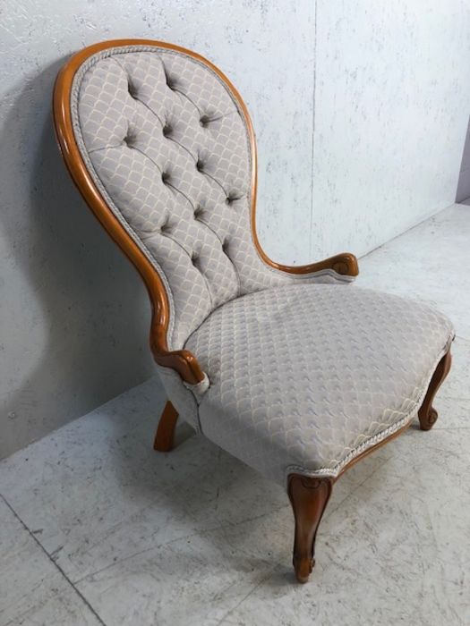 Nursing chair, modern light wood nursing chair upholstered in decorative fabric - Image 2 of 4