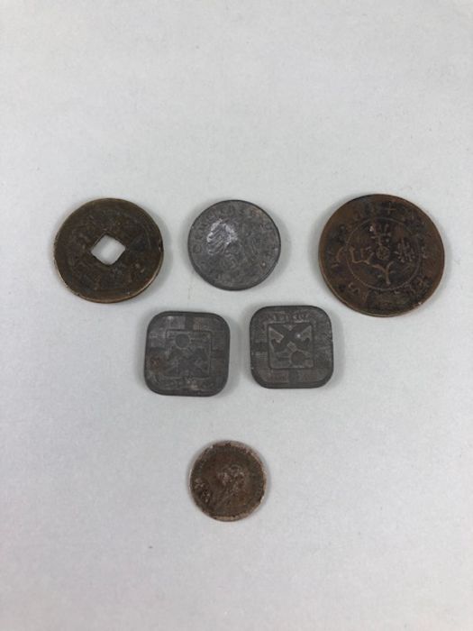 Coins, 2 sets of Britain's first decimal coins along with a silver 3d 1890, and 5 foreign coins - Image 4 of 7