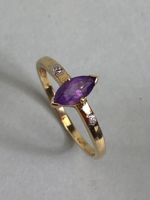 9ct Oval Amethyst with diamond shoulders approx size 'R' - Image 2 of 7