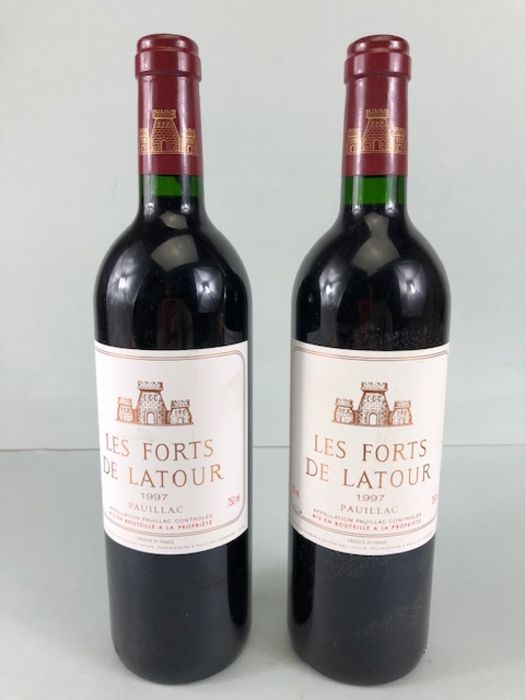 Vintage wine: Les Forts de Latour, Pauillac, 1997 - two bottles