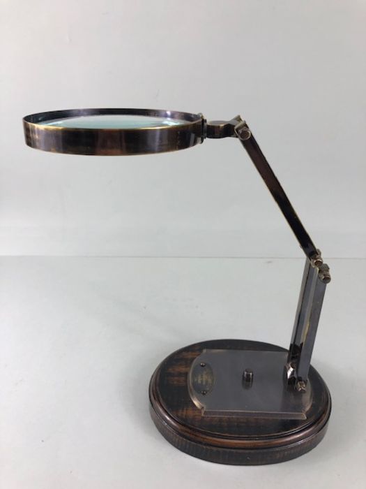 Scientific style magnifying glass on adjustable metal stand with wooden base approximately 28ch - Image 7 of 7