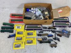 Model railway interest, a quantity of model railway items to include Boxed Hornby 00 boxed