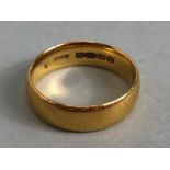 22ct Gold ring size K and approx 5.0g