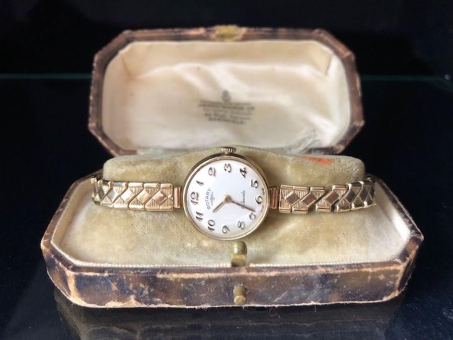 9ct Gold Cased Rotary Wristwatch with Gold numbers on a gold coloured strap in original case - Image 2 of 8