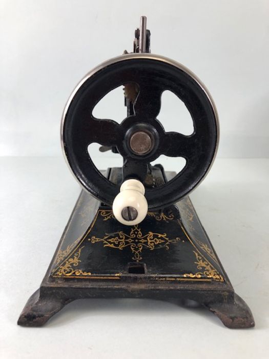 Sewing Machine, Antique child's portable sewing machine by Leigh and Crawford with cover - Image 5 of 7