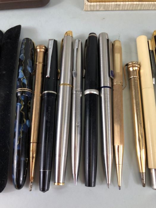 Large collection of mostly vintage pens, fountain pens. Some boxed sone rolled gold to include - Image 4 of 11