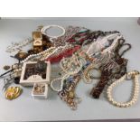 Costume jewellery, quantity of vintage costume jewellery to include strings of Pearls,strings of