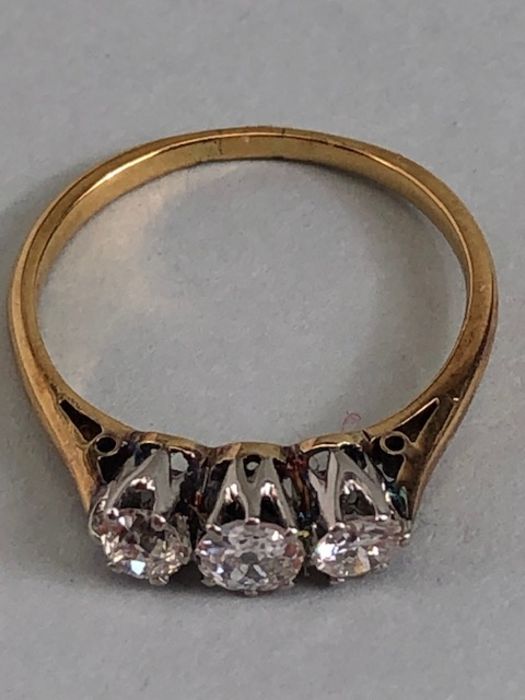 Three stone Diamond ring on yellow Gold size approx K - Image 4 of 5