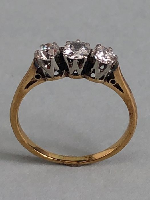 Three stone Diamond ring on yellow Gold size approx K - Image 3 of 5