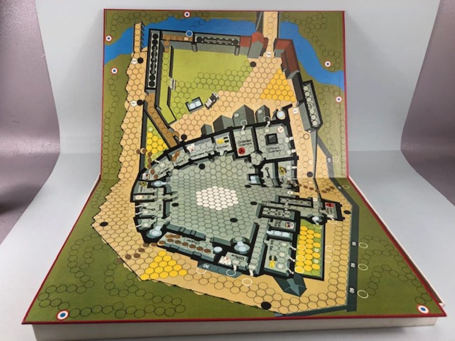 Retro games interest , 1970s Escape From Colditz board game by Parker, appears to be complete and - Image 2 of 5