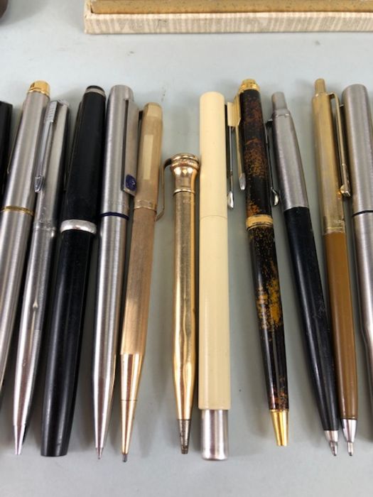 Large collection of mostly vintage pens, fountain pens. Some boxed sone rolled gold to include - Image 5 of 11