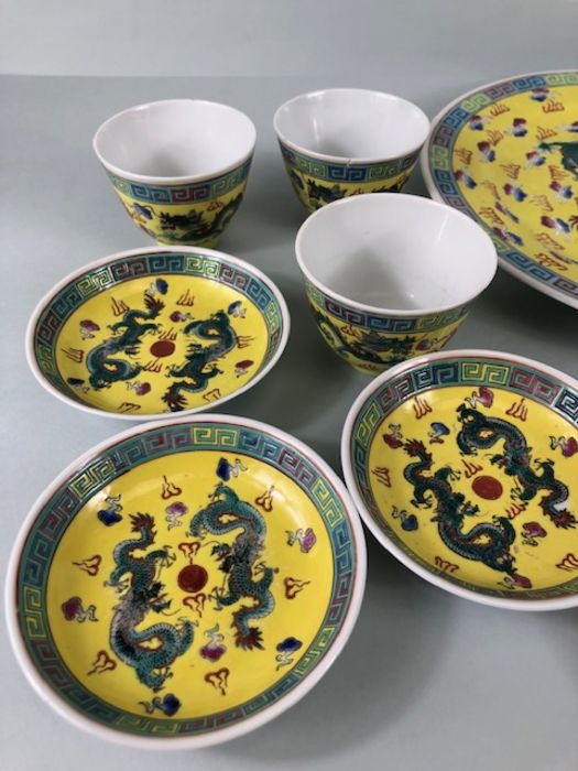 Oriental ceramics, a collection modern of Chinese ceramics in Famille designs to include Plates - Image 2 of 11