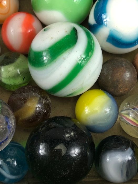 Antique marbles, collection of glass Victorian marbles to include bulls eyes and venetians, in a - Image 10 of 12