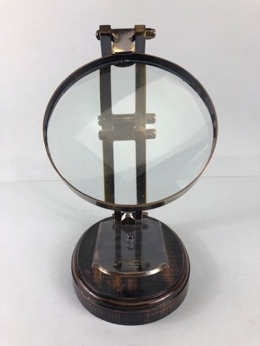Scientific style magnifying glass on adjustable metal stand with wooden base approximately 28ch - Image 2 of 7