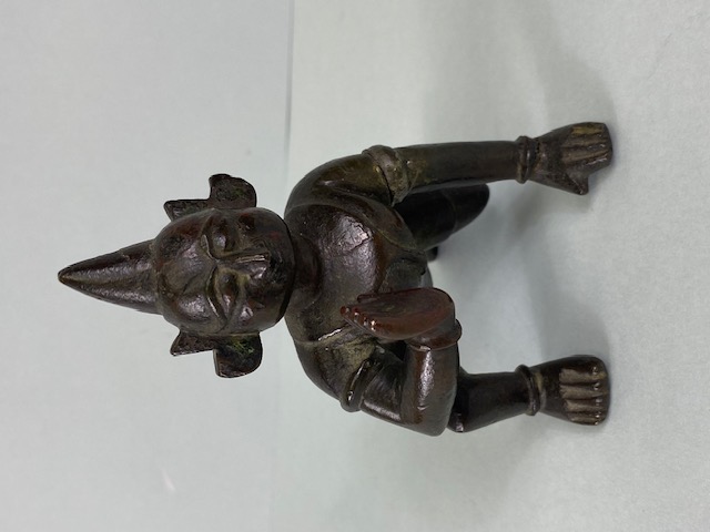 Antique Indian Bronze Hindu Figure of Krishna crawling as a child approximately 11cm high - Image 2 of 5
