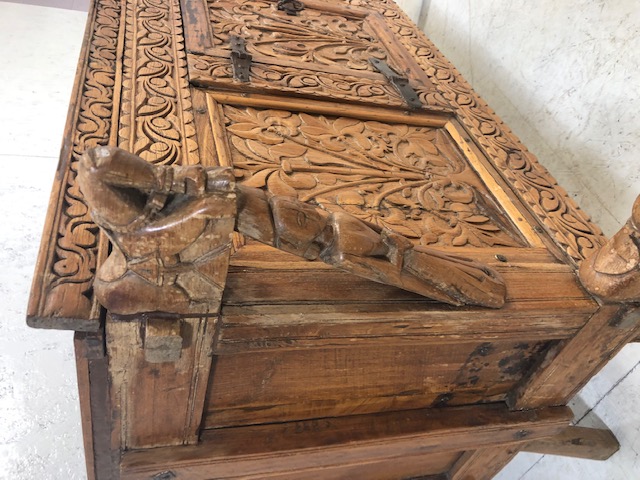 Carved Indian dowry chest on splayed legs with floral carvings and horse and princess carvings, door - Image 4 of 28