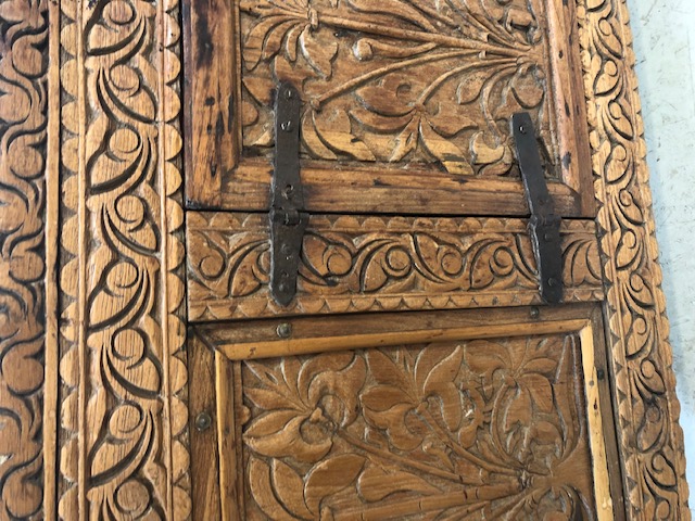 Carved Indian dowry chest on splayed legs with floral carvings and horse and princess carvings, door - Image 13 of 28