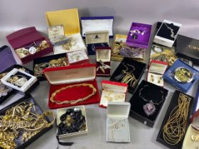 Costume jewellery, quantity of vintage costume jewellery, in numerus boxes to include, pendants,