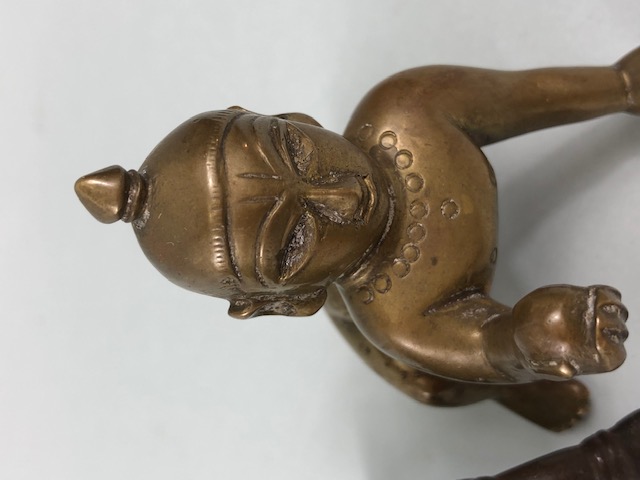 oriental interest , Two Antique bronze Hindu figures of a crawling Krishna, in usual form each - Image 4 of 4