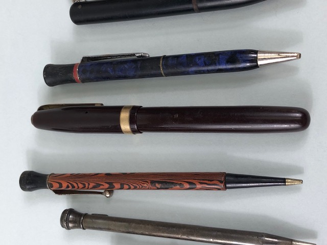 Collection of vintage pens, fountain pens and pencils, makers Waterman, Conway Stewart and a 1937 - Image 4 of 10