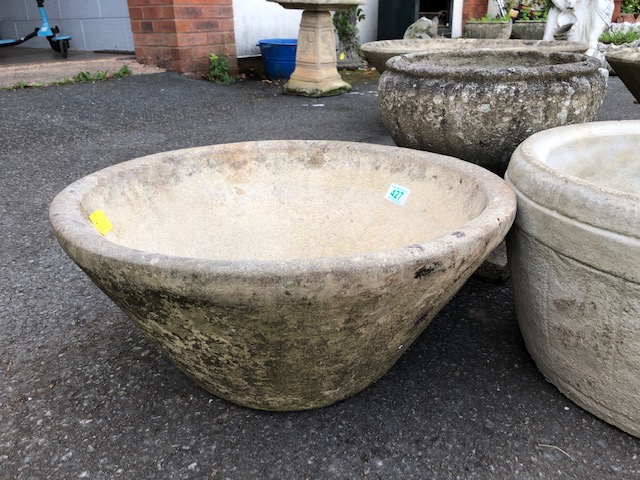 Collection of three garden planters/ pots - Image 3 of 4