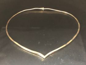 18ct Gold flat link necklace marked 750 in two tone gold with good clasp and safety catch approx