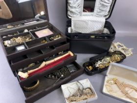 Costume Jewellery, quantity of vintage costume jewellery, contained in 2 jewellery boxes, to include