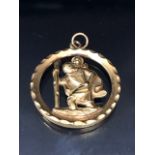 9ct fully hallmarked St Christopher pendant approx 3cm in diameter and 6.4g