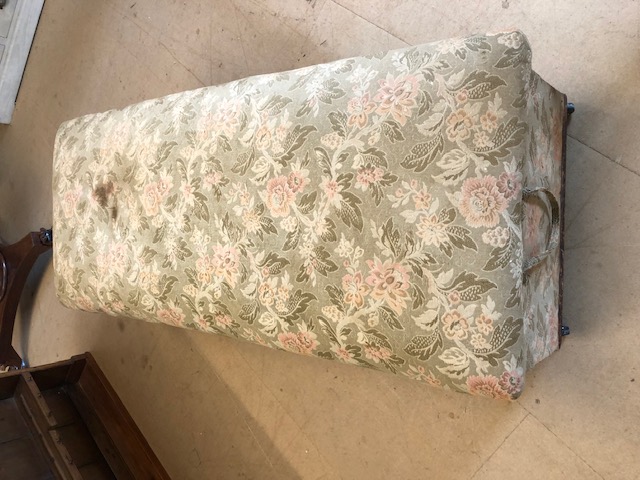 Large upholstered ottoman, approx 145cm x 62cm x 57cm - Image 5 of 10