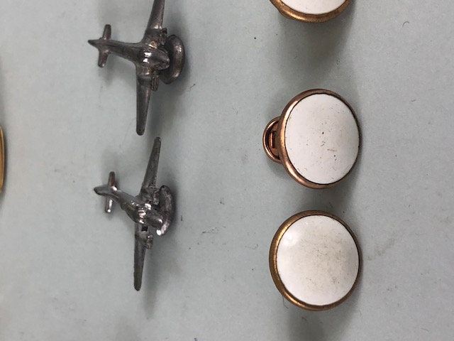 Ten pairs of vintage cufflinks - Image 4 of 9