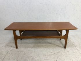 Mid century rectangular coffee table with shelve under approx 117cm x 41cm x 41cm