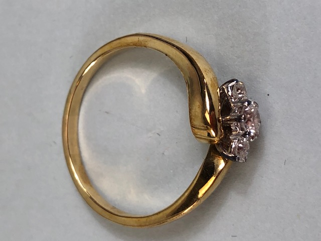 9ct Gold crossover three stone diamond ring size 'S' total weight approx 3.3g - Image 4 of 5