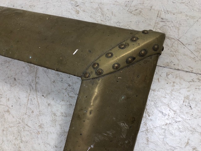 Brass studded fireplace fender, approx: 146cm x 42cm - Image 2 of 6