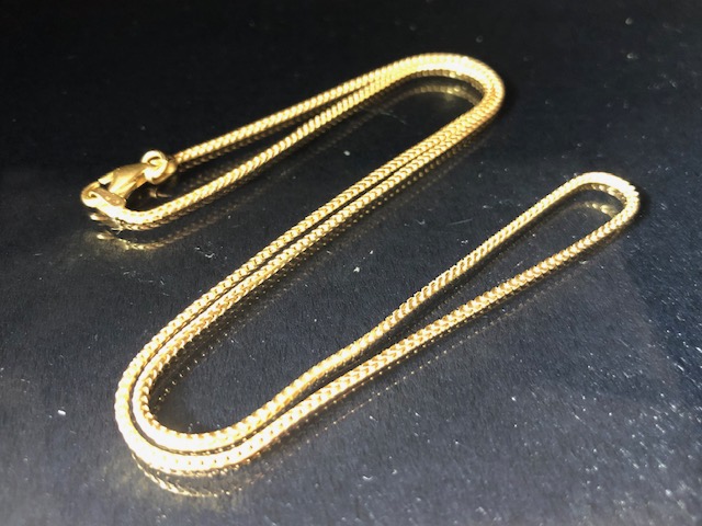 18ct Gold Chain approx 44cm long and 5.3g