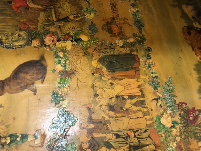 Victorian decoupage room divider / screen, approx 228cm in length x 183cm in height - Image 15 of 31