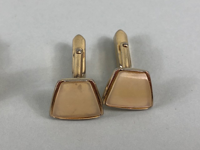 Ten pairs of vintage cufflinks - Image 7 of 9