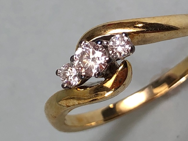 9ct Gold crossover three stone diamond ring size 'S' total weight approx 3.3g - Image 3 of 5